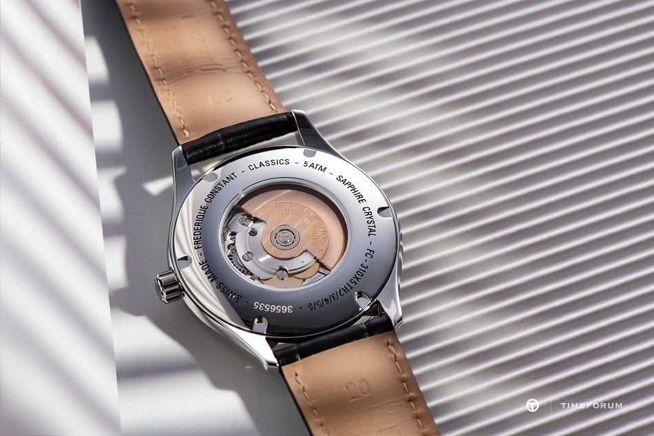 2022_Frederique_Constant_FC-310MCK5B6_Classics_Heart_Beat_Automatic_Detail_Caseback_Photo©Eric_Rossier_SD.jpg