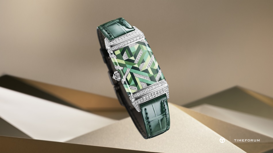 jaeger-lecoultre-reversoonepreciouscolours-green-verso-levitation-16-9.jpg