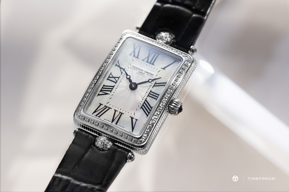 2022_Frederique_Constant_FC-200MPW2ACD6_Classics_Art_Deco_CarreeDetail_3_Photo(c)Eric_Rossier_HD.jpg