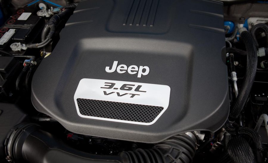 2012-jeep-wrangler-36-liter-v-6-engine-photo-439895-s-1280x782.jpg