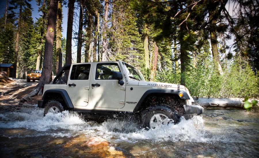 2012-jeep-wrangler-unlimited-rubicon-and-2012-jeep-wrangler-rubicon-photo-439910-s-1280x782.jpg