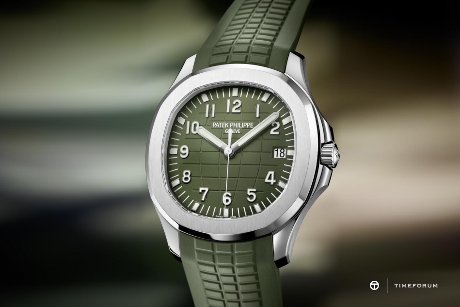 Patek-Philippe-Aquanaut-Jumbo-42mm-White-Gold-Khaki-Green-5168G-Baselworld-2019-7.jpg