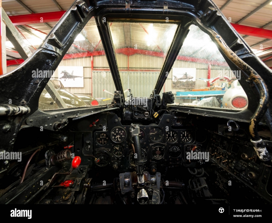 cockpit-of-a-1950s-vintage-raf-meteor-jet-fighter-EAP6RH.jpg