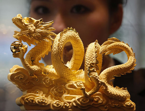 haute-today-hong-kong-gold-dragon.jpg