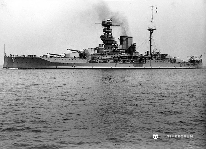 HMS_Valiant.jpg
