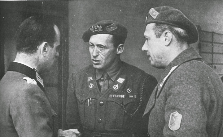 Junio_Valerio_Borghese_and_Umberto_Bardelli_April_1944_Nettuno.jpg