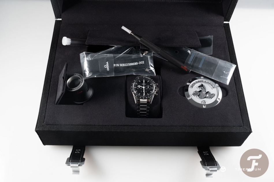 Omega-Speedmaster-321_Boxset_004.jpg