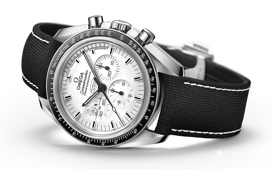 9_speedmaster_Apollo13_Siver_Snoopy_Award_311.32.42.30.04.003.jpg