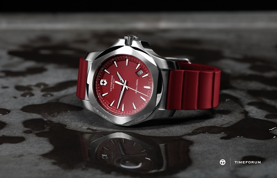 victorinox_PR_rougedef - 복사본.jpg