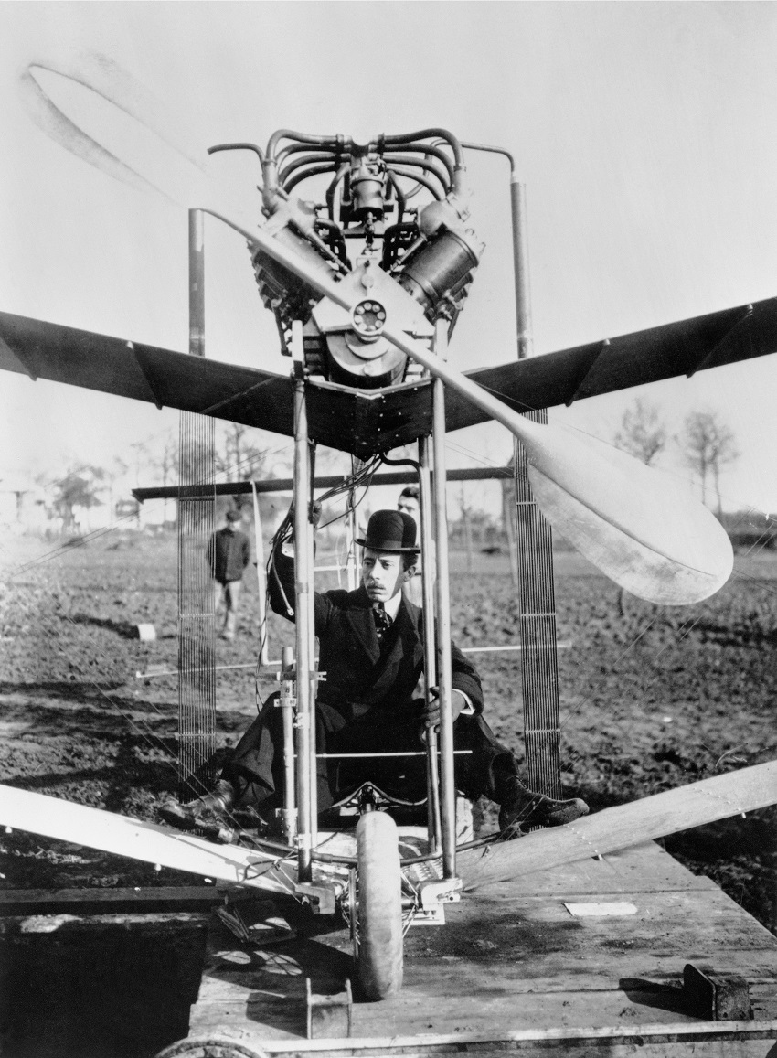 Santos-Dumont on board aeroplane No. 15, Saint Cyr, March 1907.jpg