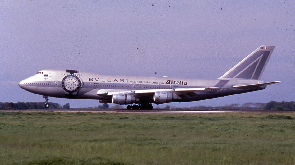 Alitalia Jumbo jet 747 1998.jpg