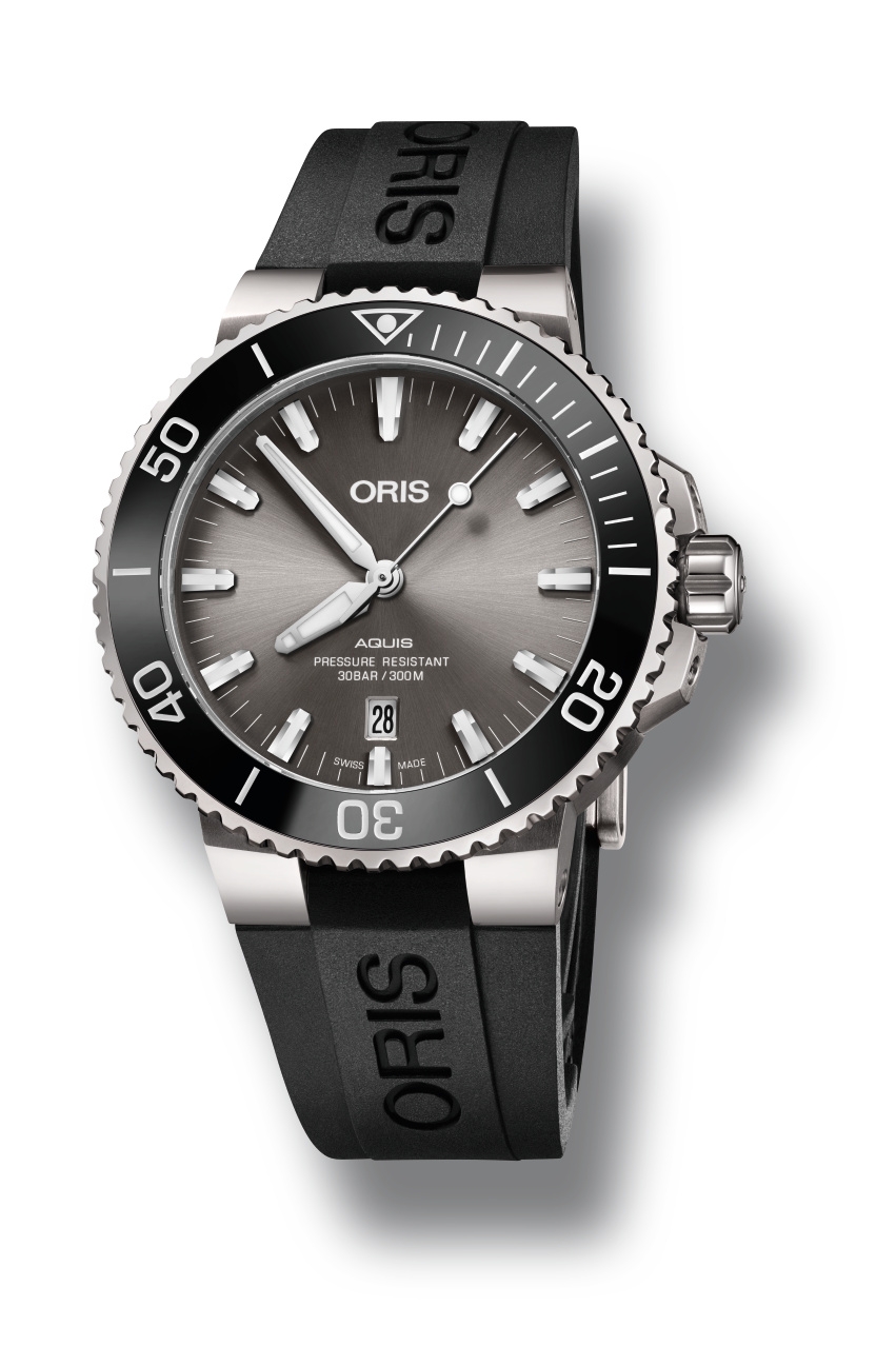 01 733 7730 7153-07 4 24 64TEB - Oris Aquis Titanium Date_LowRes_7761.jpg