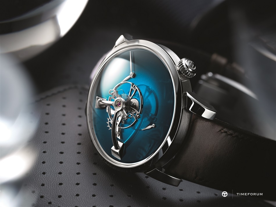 LM101 MB&F X H. Moser_Funky Blue_Lifestyle_01.jpg