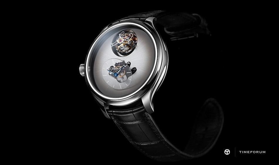 Endeavour Cylindrical Tourbillon H. Moser X MB&F_1810-1203_PR_01_Black Background.jpg