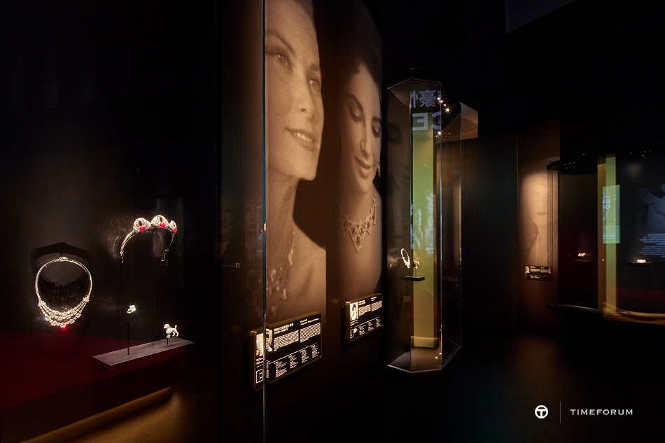 홍콩 고궁박물관에서 진행되고 있는 특별 전시 ‘까르띠에와 여성’ (1).jpg