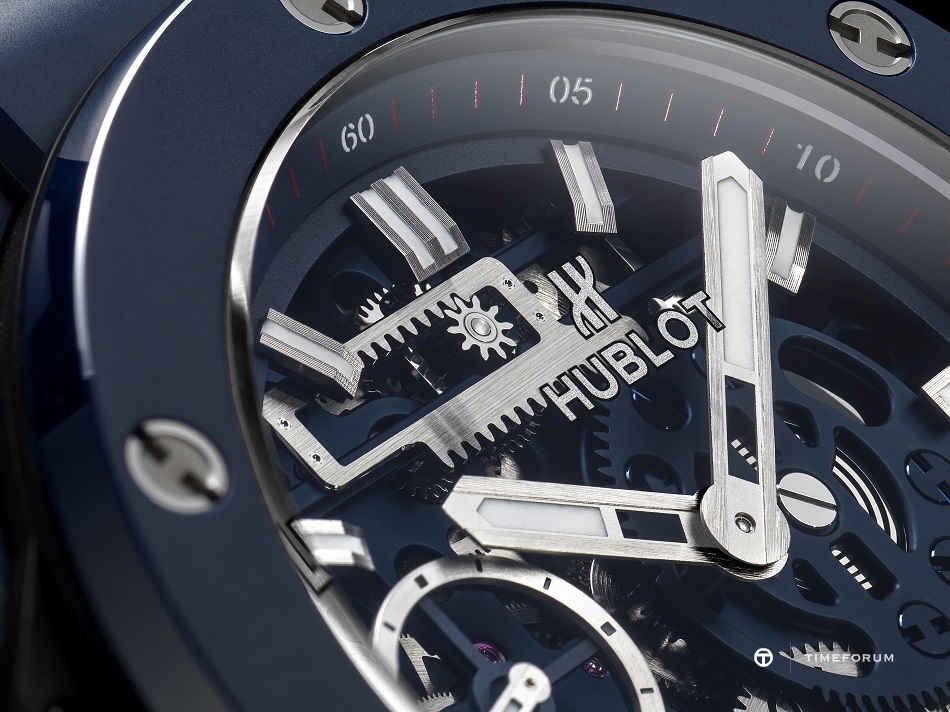 BIG BANG MECA-10 Blue Ceramic-close up2.JPG