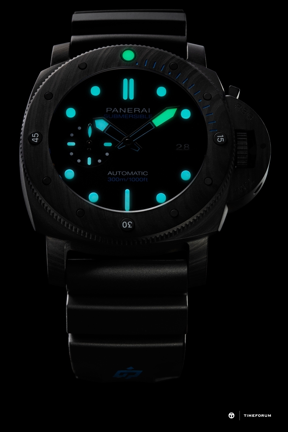 PANERAI_SUBMERSIBLE_CARBOTECH_PAM01616_3.jpg