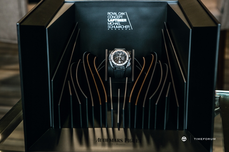 Royal_Oak_Concept_Laptimer_Michael_Schmumacher_Launch_07_PR(CMYK).jpg