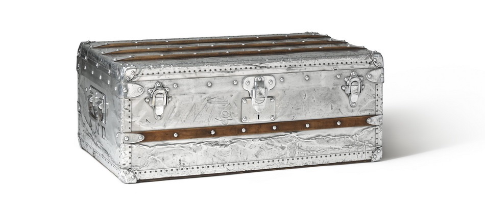 Aluminium-steamer-trunk-1892-¬Louis-Vuitton-Malletier-Patrick-Gries_resize.jpg