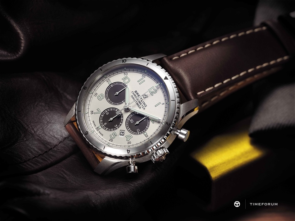 Navitimer_Aviator_8_B01_Chronograph_43_Limited_Edition.jpg