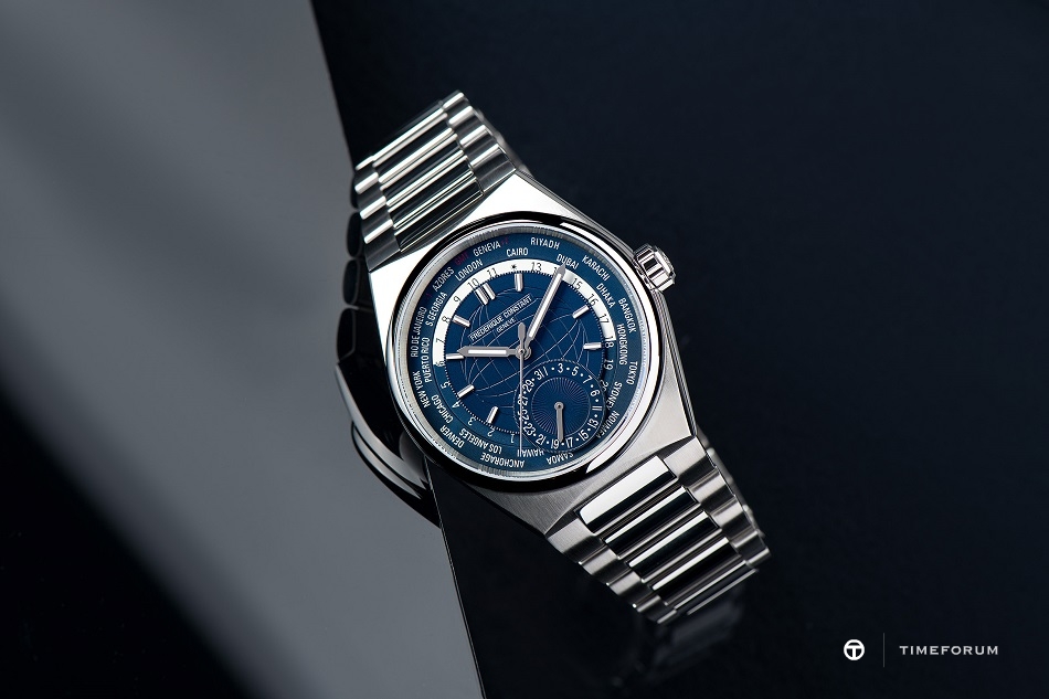 2021_Frederique_Constant_FC-718N4NH6B_PR_1_Photo©Eric_Rossier_SD.jpg