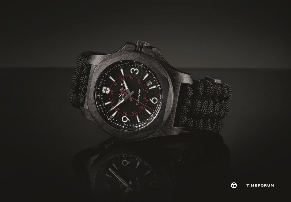 HD_Victorinox_InoxCarbon_1.jpg