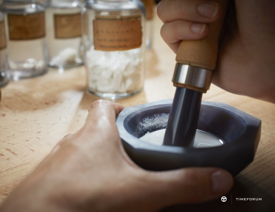 Breguet Manufacture enamelling atelier.jpg