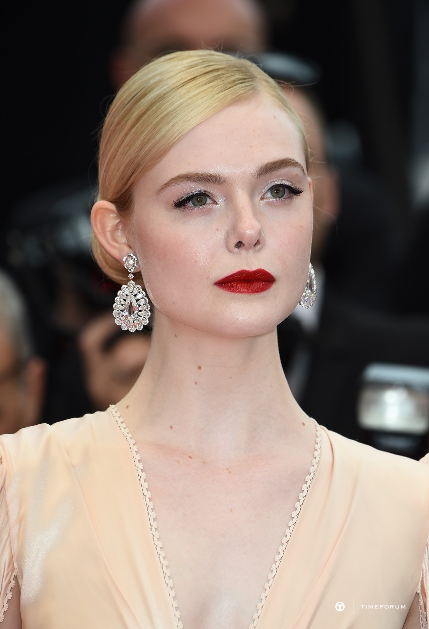 Elle_Fanning_in_Chopard_May_14_2-jpg.jpg