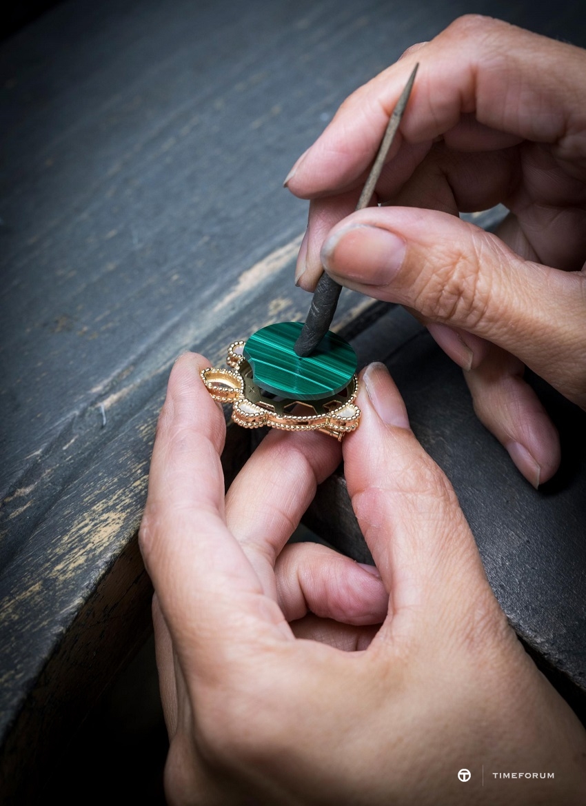 Reportage_Van_Cleef__Arpels_Workshop_Lucky_Animals_2019-12_1945930.jpg