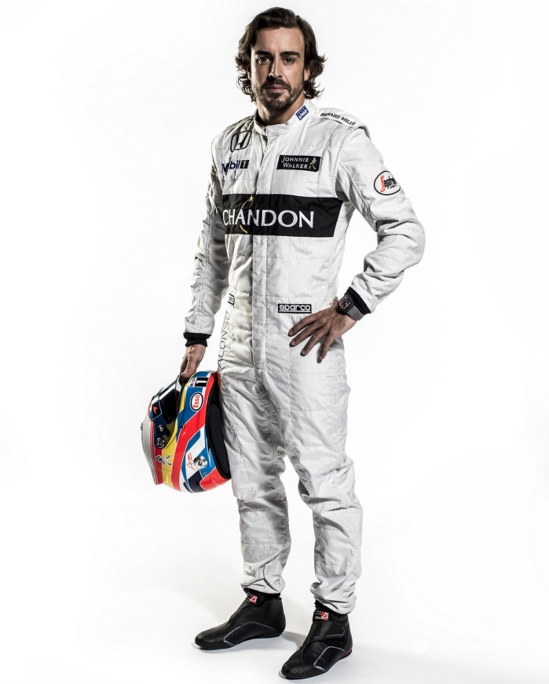 Fernando-Alonso-Full-Length-Portrait-3 - 복사본.jpg
