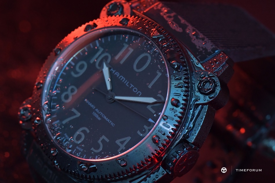 Hamilton Belowzero Titanium Limited Edition Blue_H78505331_Lifestyle 3.jpg