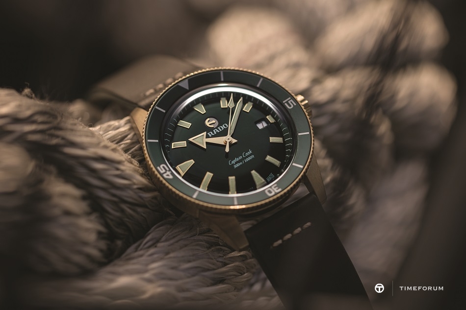 RADO_CaptainCookBronze_2000x1333_2.jpg