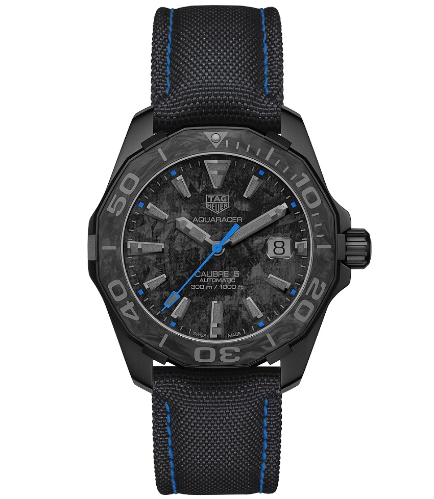 TAGHeuer Aquaracer Carbon_WBD218C.FC6447_2018 (2).jpg