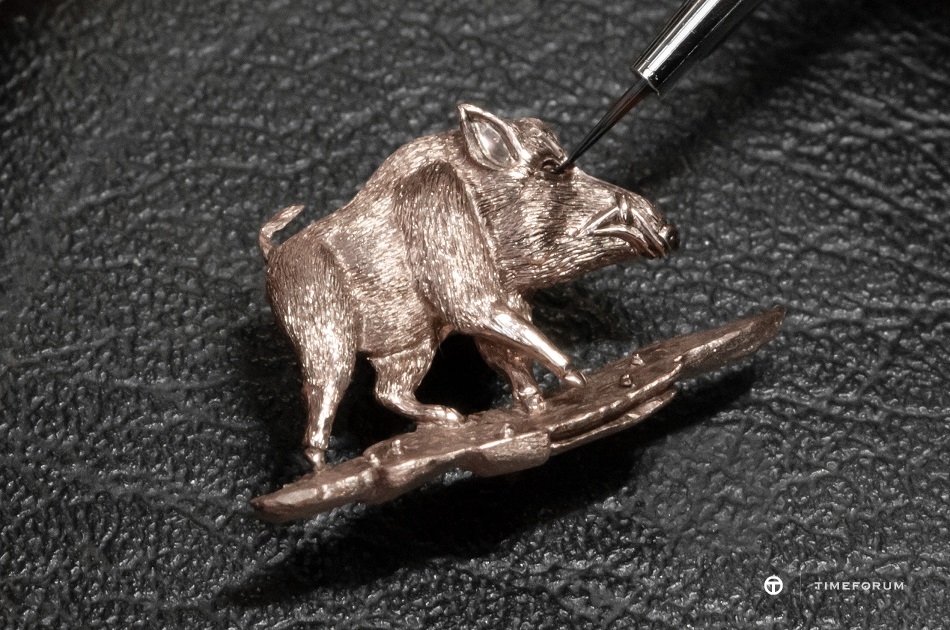 PETITE HEURE MINUTE RELIEF PIG_WORKSHOP_02.jpg