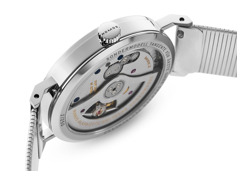 07_NOMOS_Glashuette_Tangente_neomatik_for_Aerzte_ohne_Grenzen_Deutschland_3D_sapphire_crytsal_glass_back.jpg