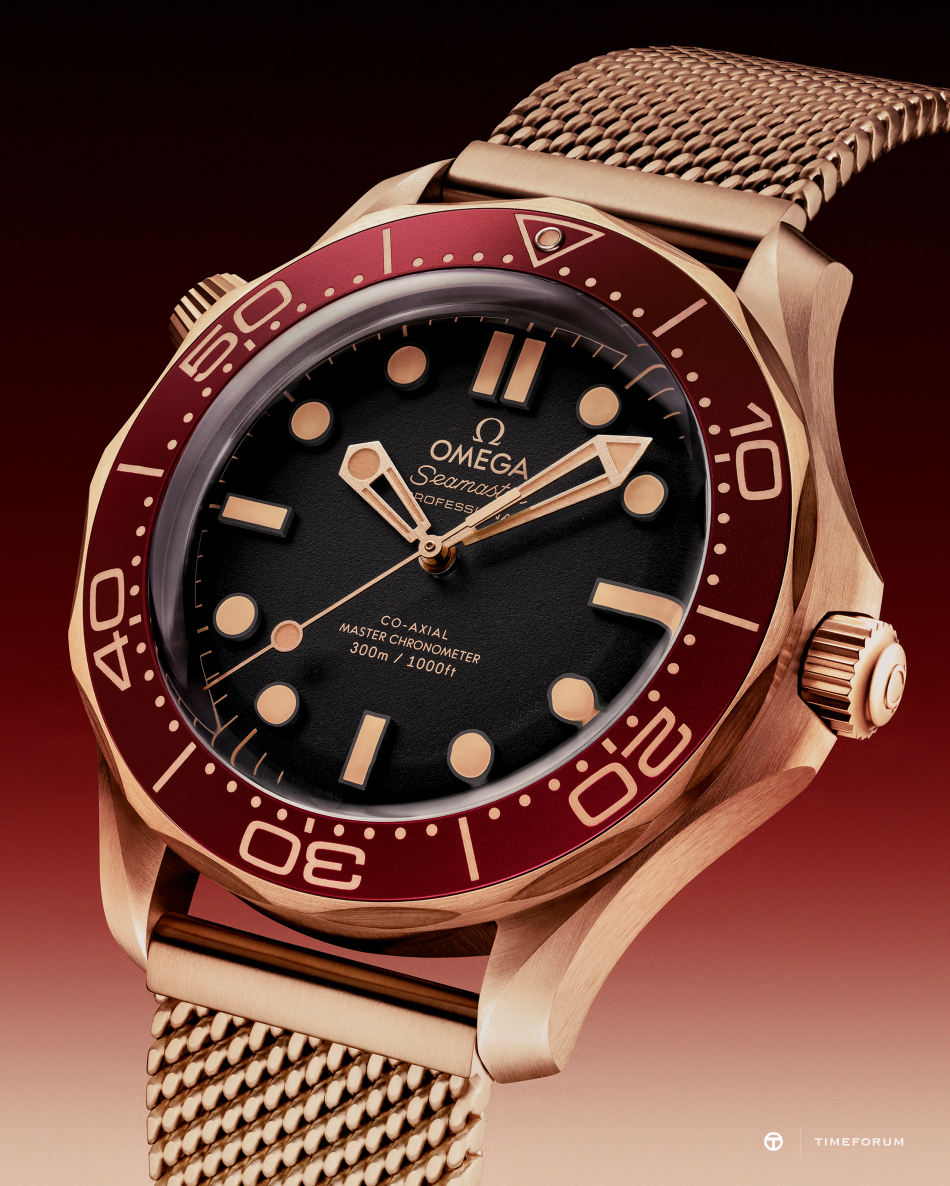 TF210.90.42.20.01.003_SE_Diver300M_ThreeQuarter_4x5_RVB.jpg