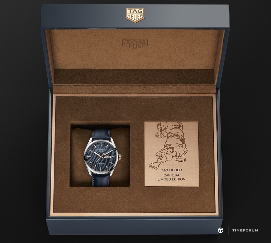 WBN2050.FC6506 - Packaging with watch.jpg