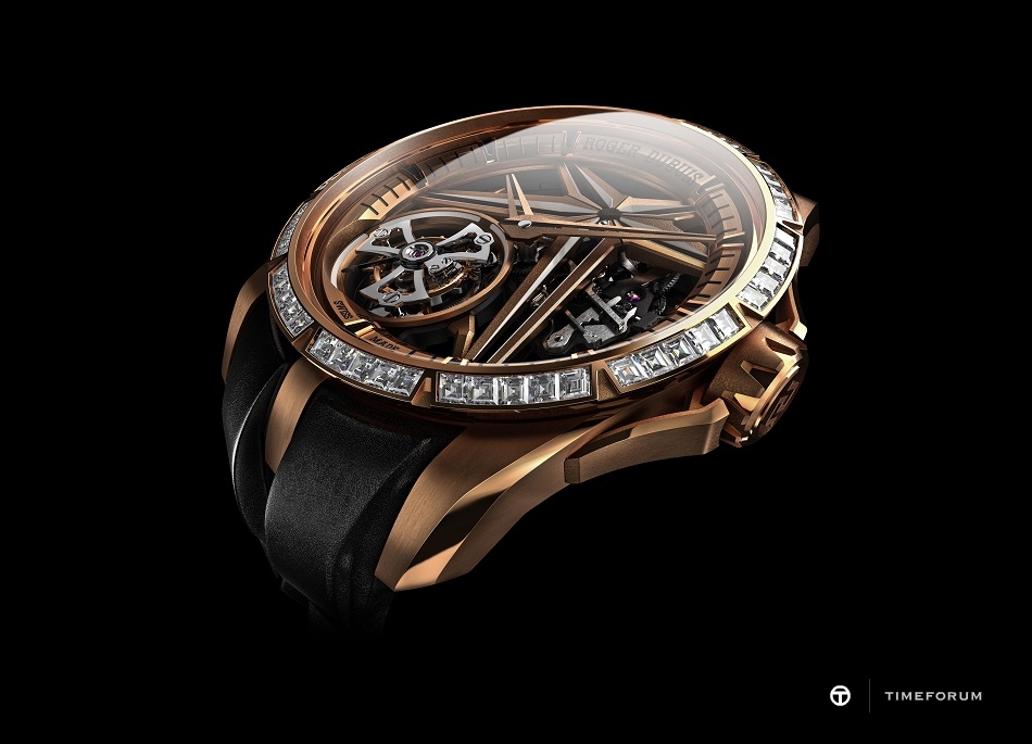 excalibur-single-flying-tourbillon-glow-me-42mm-1.jpg