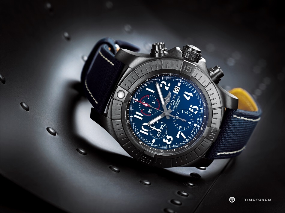 01_super-avenger-chronograph-48-night-mission-1.jpg