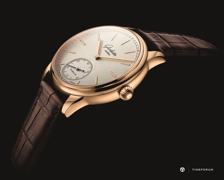 Glashütte Original_1-54-01-01-01-01_A.Helwig Tourbillon 1920_PR2.jpg