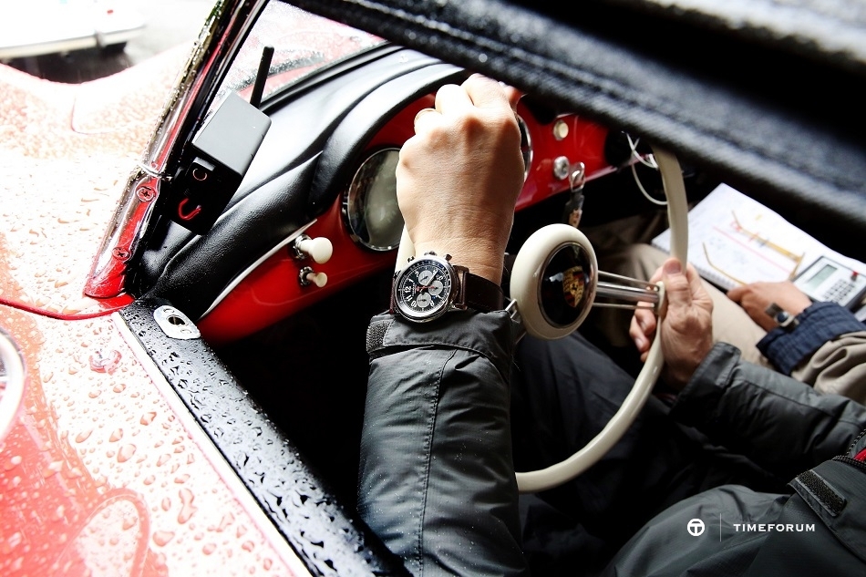 A_driver_wearing_his_Mille_Miglia_2016_XL_Race_Edition_by_Chopard.jpg