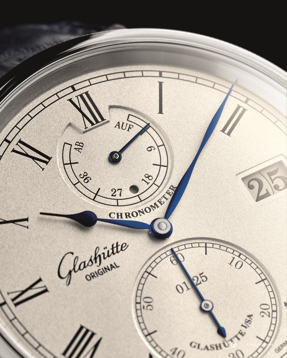 Glashütte Original_1-58-03-01-04-30_Senator_Chronometer_White Gold_Detail_1.jpg