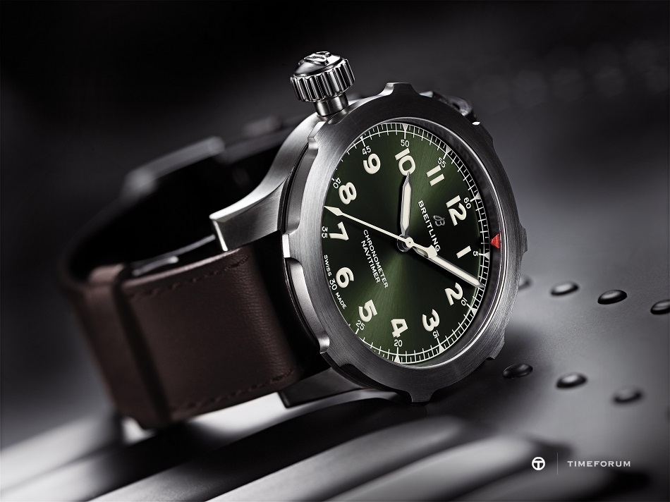 Navitimer_Super_8_in_titanium_with_Military_green_dial_and_brown_Nato_leather_strap_kopie.jpg