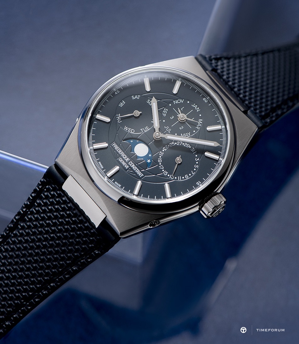 2022_Frederique_Constant_FC-775BL4NH6B_Detail_4_Photo©Eric_Rossier_SD.jpg