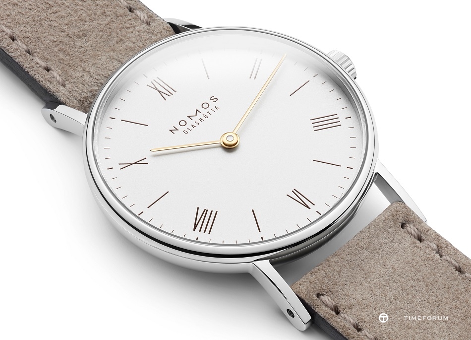 039_NOMOS_Ludwig_33_duo_lying.jpg