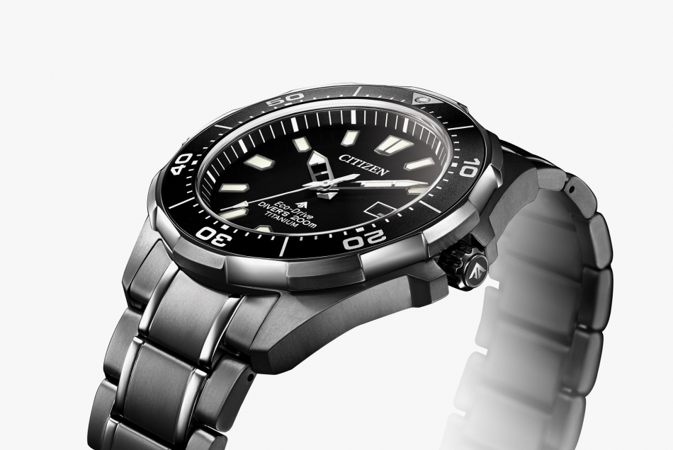 10-Watches-From-Baselworld-You-Can-Actually-Afford-gear-patrol-Citizen-Promaster-Diver-Titanium.jpg