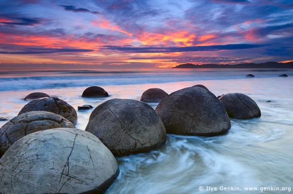 Moeraki-Boulders-1-570x379.jpg