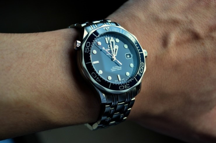 Omega-Seamaster-300m-Chronometer-watch-style-900x599.jpg