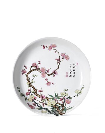 Dish decorated with a motif of prunus blossom-006-002.jpg