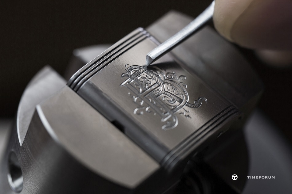 custom-made_engraving_on_a_jaeger-lecoultre_reverso_classic_watchcjohannsauty.jpg